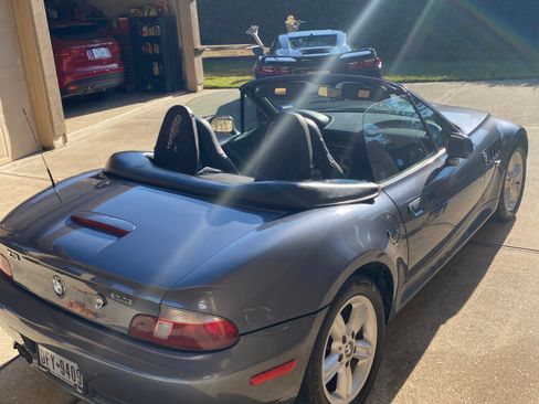 Used 2000 BMW Z3 2.5i image 10