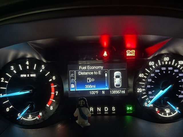 Used 2016 Ford Fusion SE FWD image 11