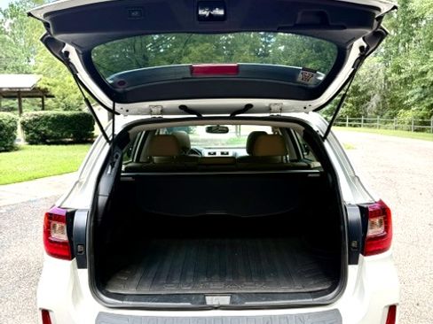 Used 2016 Subaru Outback 2.5i Limited AWD/4WD image 15