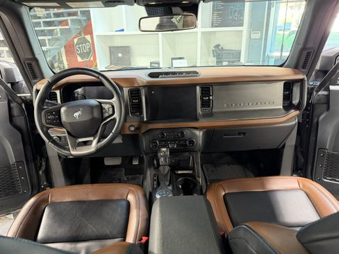 Used 2024 Ford Bronco Outer Banks w/ Sasquatch Package AWD/4WD image 16