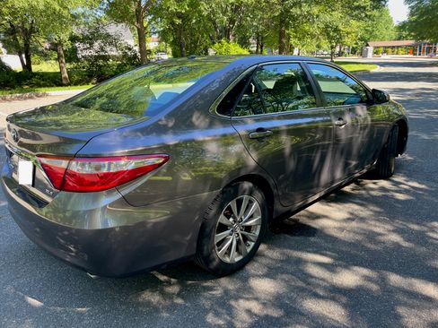 Used 2016 Toyota Camry XLE w/ Convenience Package FWD image 6