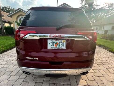 Used 2017 GMC Acadia Denali w/ Technology Package image 5