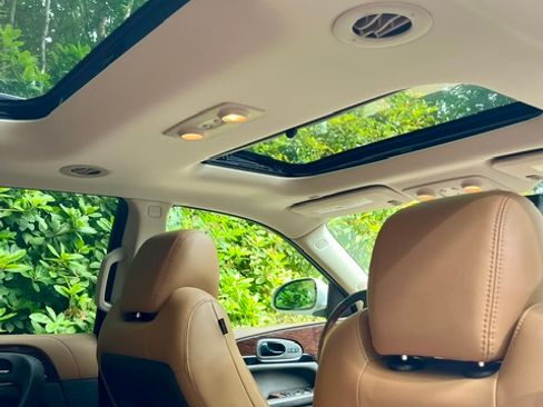 Used 2017 Buick Enclave Premium w/ Experience Buick Package FWD image 14