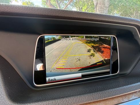 Used 2014 Mercedes-Benz E 350 Sedan image 15