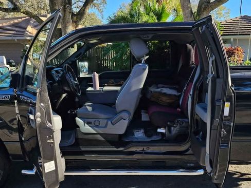 Used 2012 Ford F150 XLT w/ XLT Chrome Pkg image 8