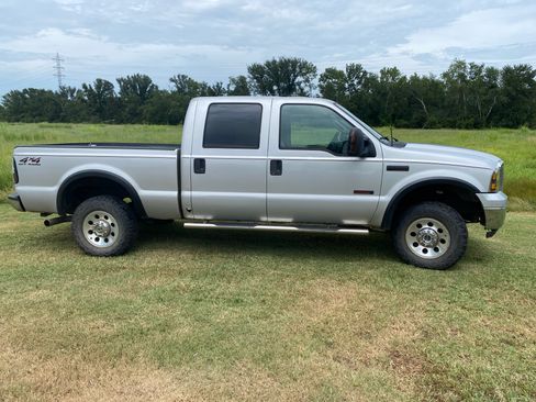 Used 2007 Ford F250 XLT AWD/4WD image 2