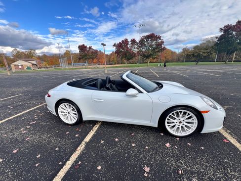 Used 2017 Porsche 911 Carrera image 5