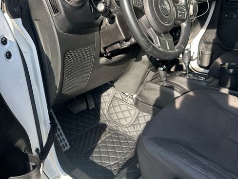 Used 2015 Jeep Wrangler Unlimited Sport w/ Quick Order Package 24S image 12