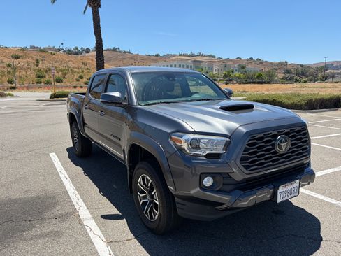 Used 2021 Toyota Tacoma TRD Sport w/ Technology Package RWD image 10