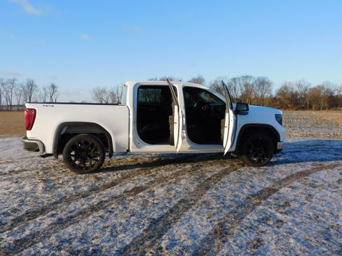 Used 2023 GMC Sierra 1500 SLE w/ Enhanced Capability Package image 9