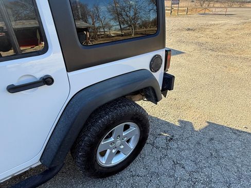 Used 2013 Jeep Wrangler Unlimited Sport image 16