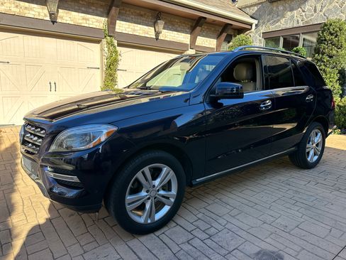 Used 2013 Mercedes-Benz ML 350 ML 350 4MATIC Sport Utility 4D image 4