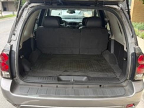 Used 2008 Chevrolet TrailBlazer LT w/ Sun And Sound Package AWD/4WD image 2