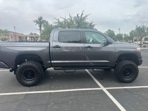 Used 2021 Toyota Tundra Limited w/ Limited Premium Package image 9