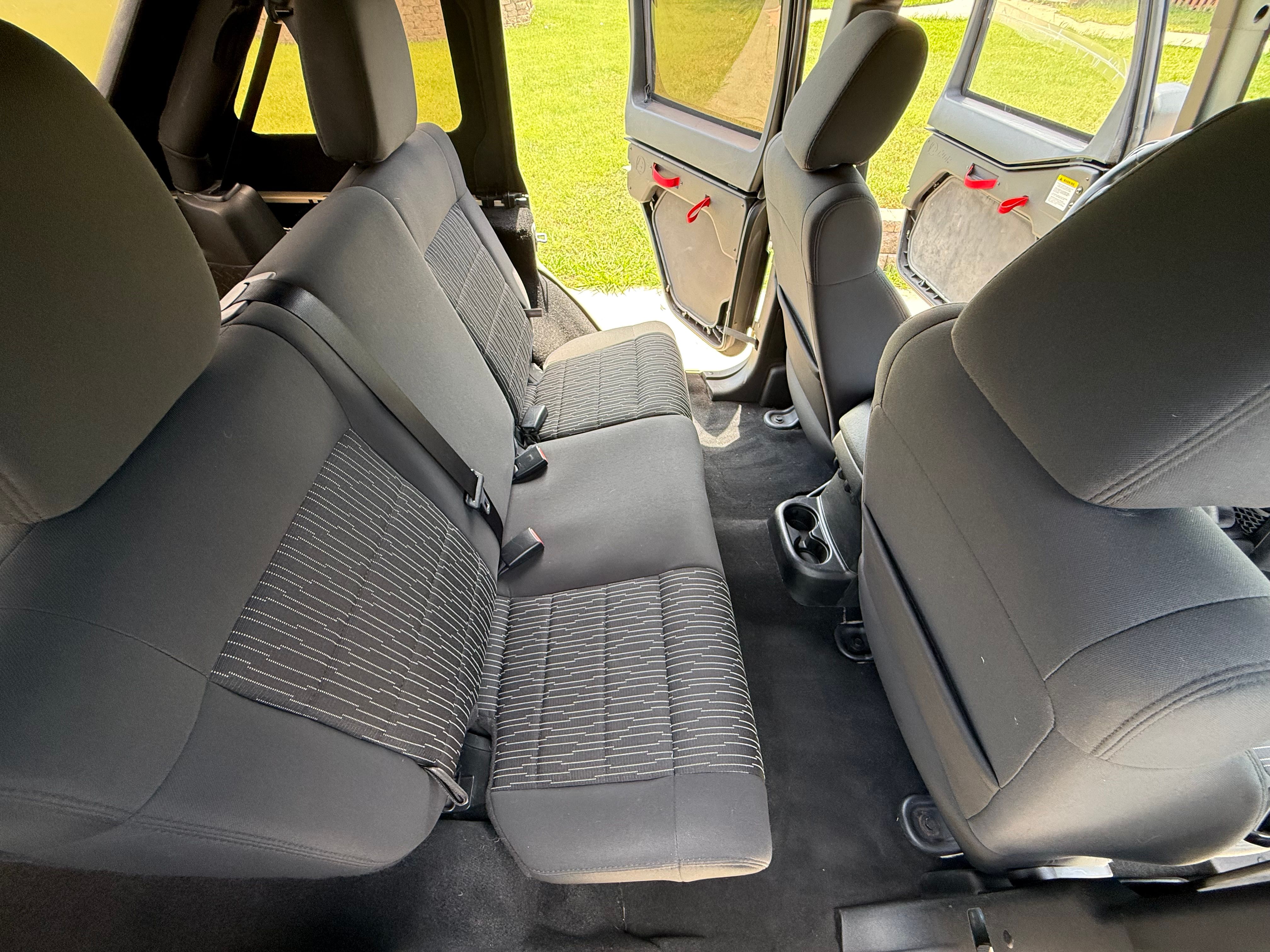 Used 2012 Jeep Wrangler Unlimited Sport AWD/4WD image 17