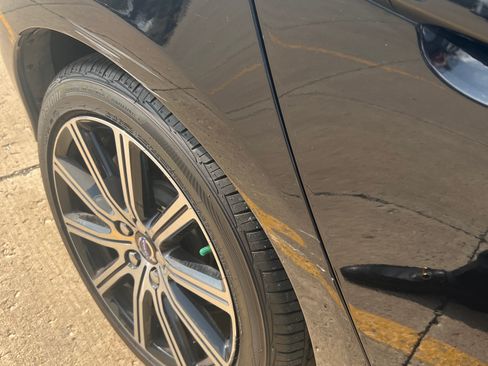 Used 2017 Volvo S60 T5 Inscription image 9