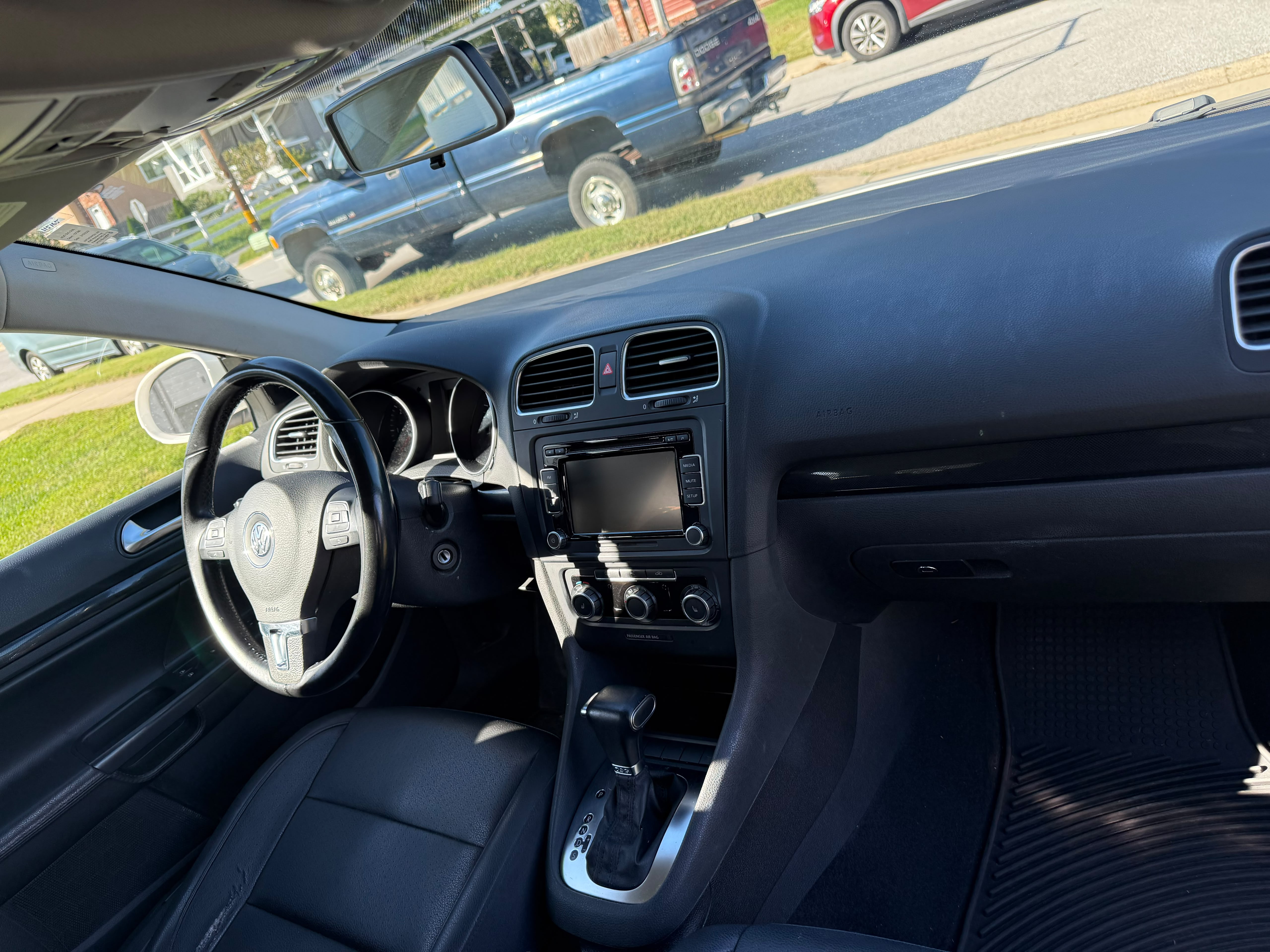 Used 2010 Volkswagen Jetta TDI FWD image 9
