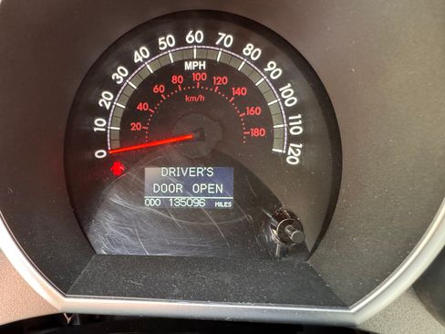 Used 2013 Toyota Tundra Platinum image 12