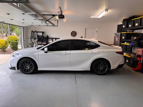 Used 2025 Toyota Camry SE w/ Multimedia Upgrade Package FWD image 5