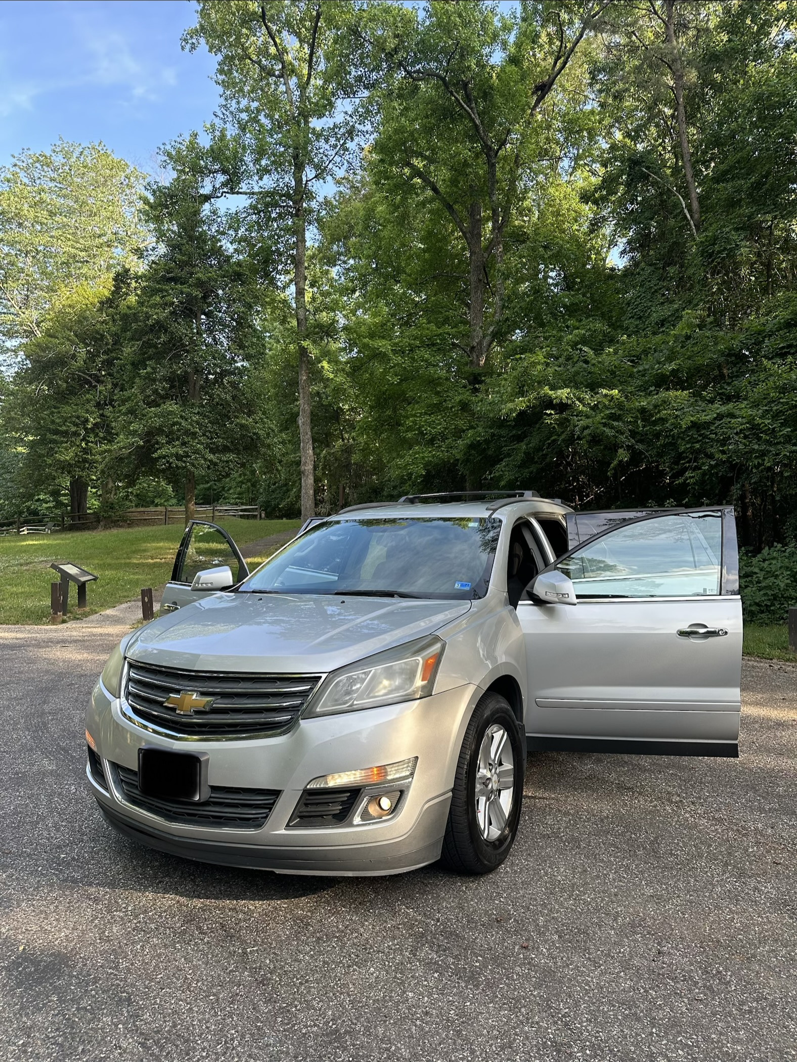 Used 2013 Chevrolet Traverse LT AWD/4WD image 1