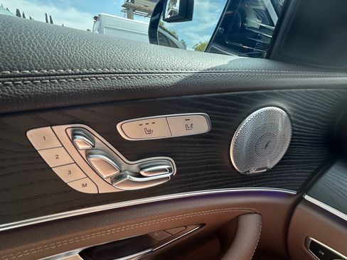 Used 2017 Mercedes-Benz E 400 4MATIC Wagon image 5