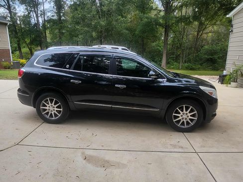 Used 2014 Buick Enclave Leather image 2