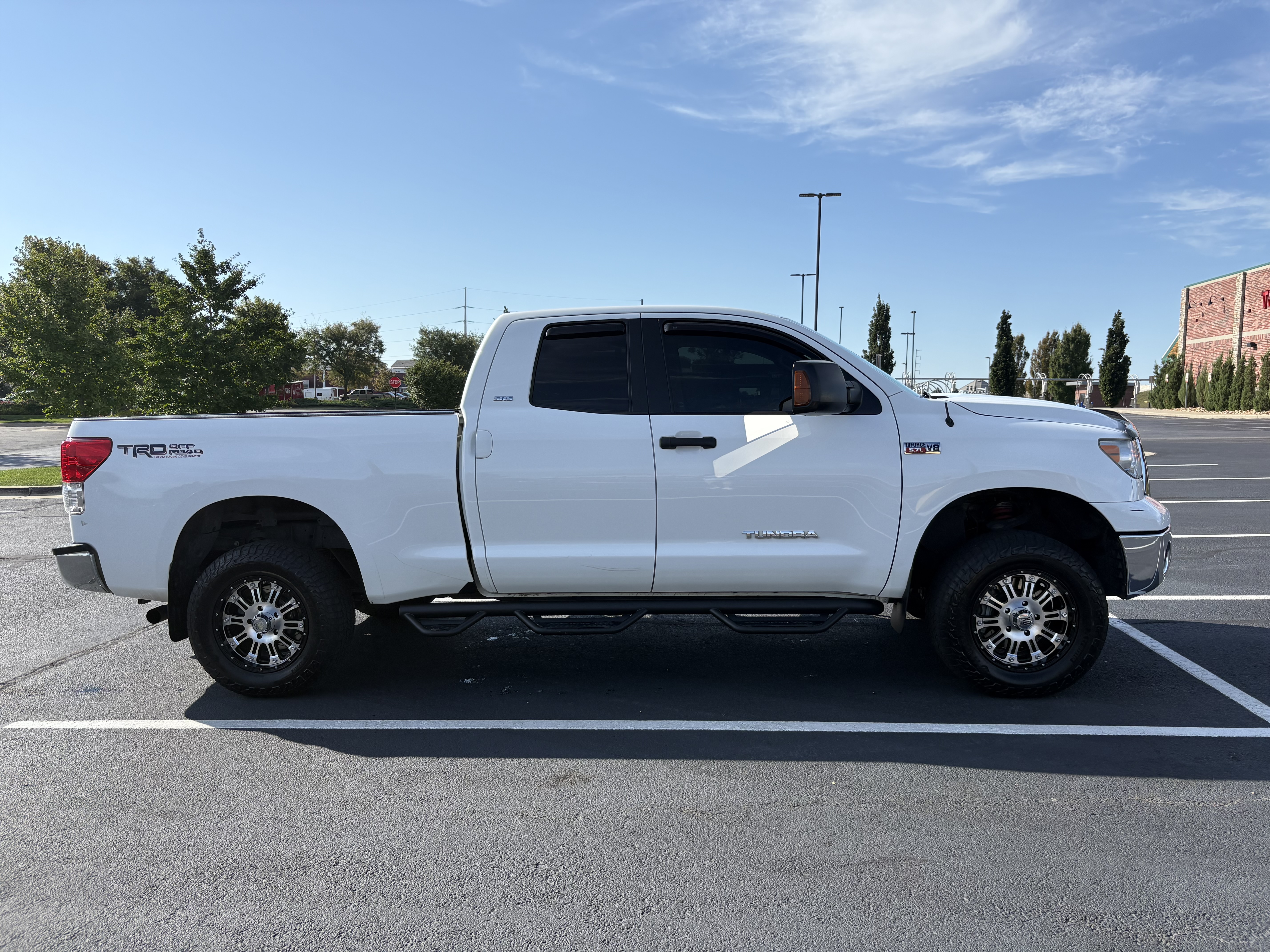 Used 2012 Toyota Tundra 4x4 Double Cab w/ TRD Off-Road Pkg image 5