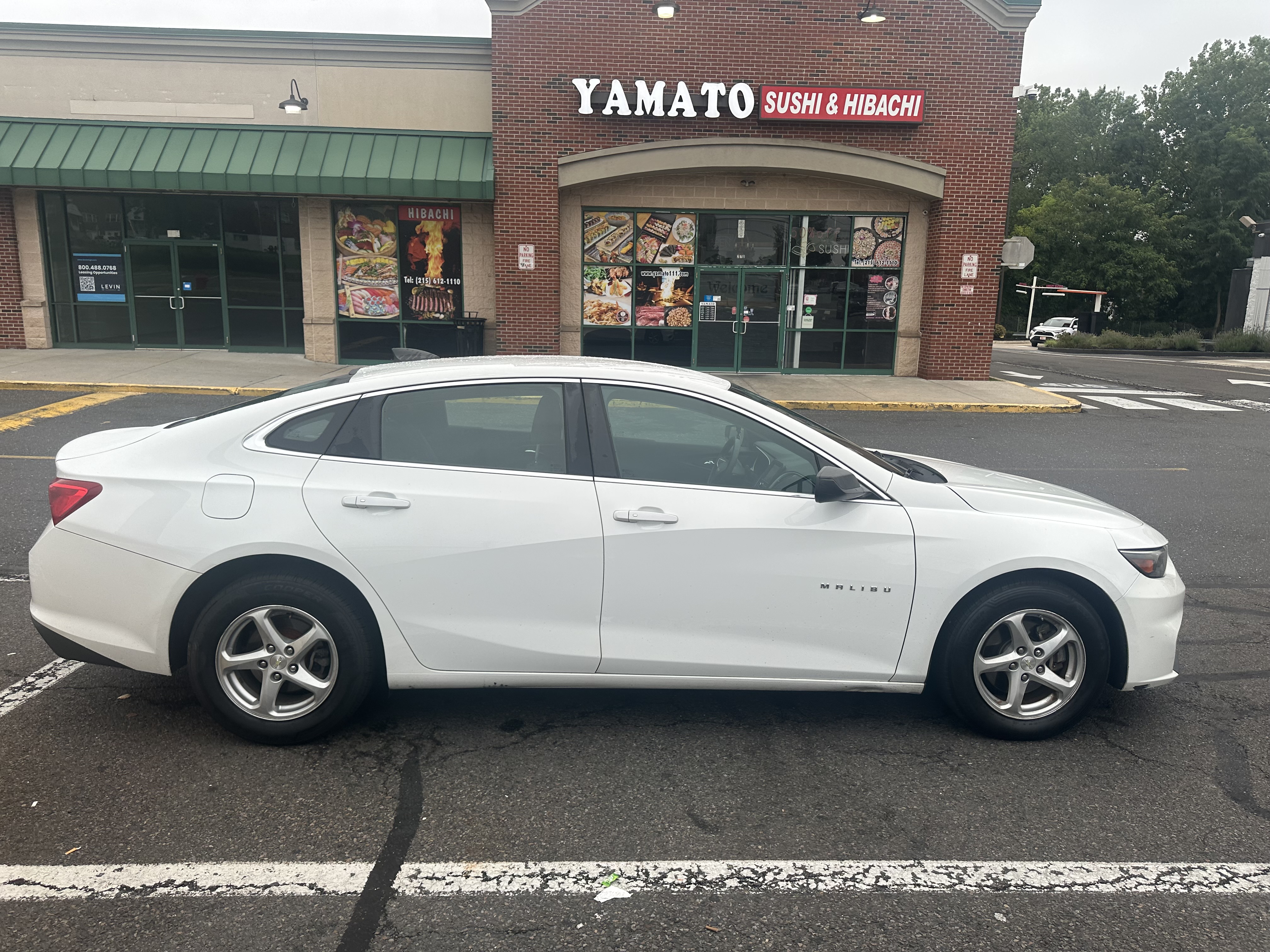Used 2017 Chevrolet Malibu LS FWD image 2