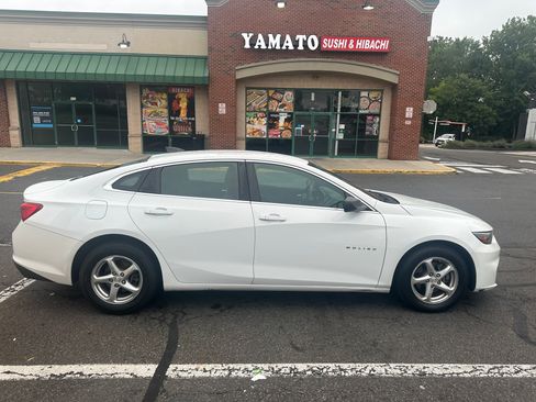 Used 2017 Chevrolet Malibu LS FWD image 2