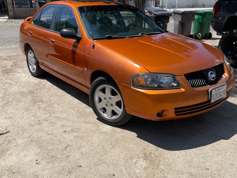 Used 2006 Nissan Sentra SE-R w/ (J01) Sunroof Pkg image 4