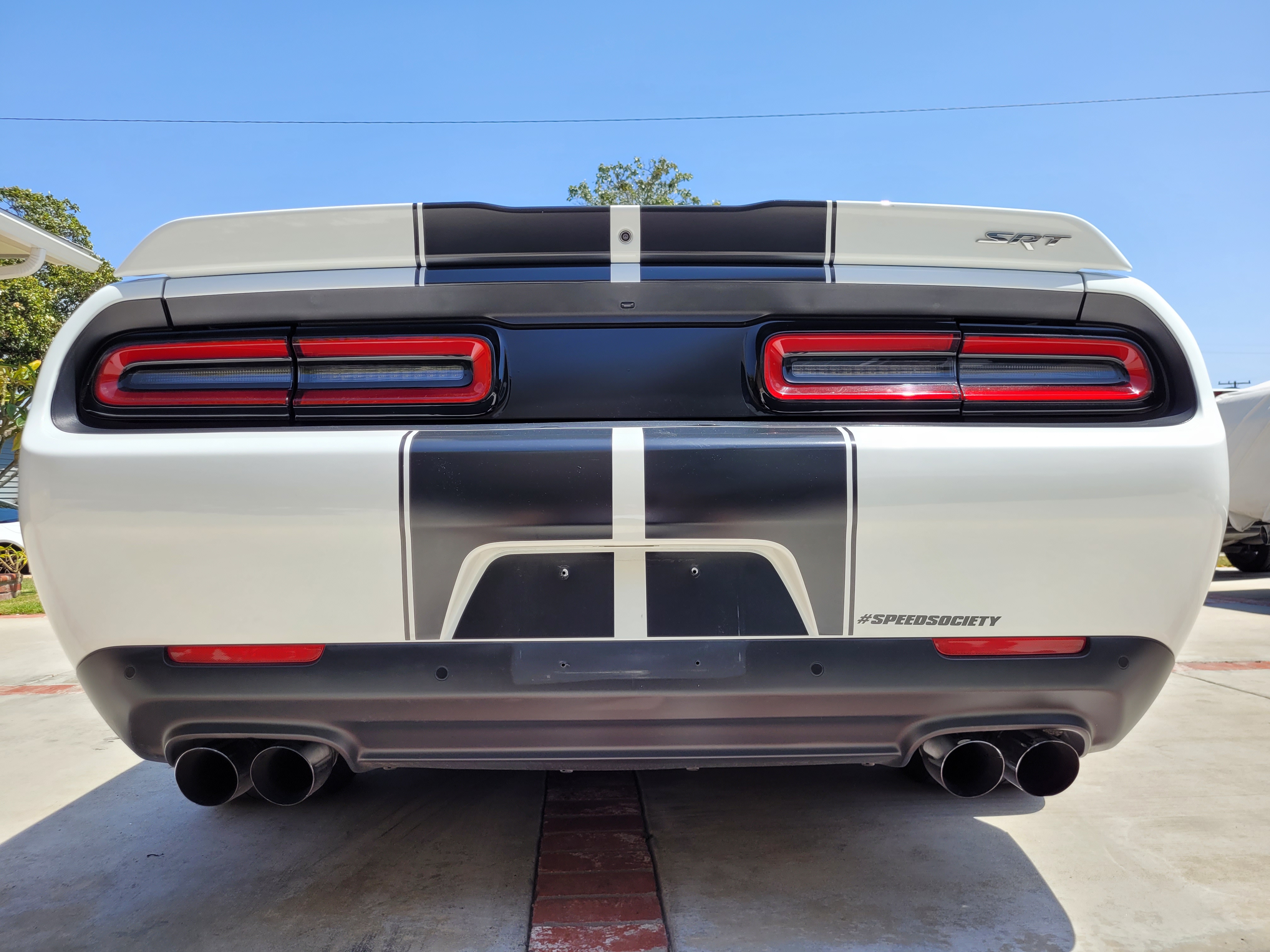 Used 2015 Dodge Challenger SRT w/ Technology Group RWD image 9