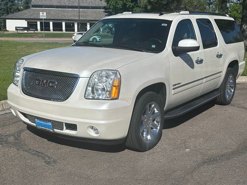 Used 2012 GMC Yukon XL Denali AWD/4WD image 1