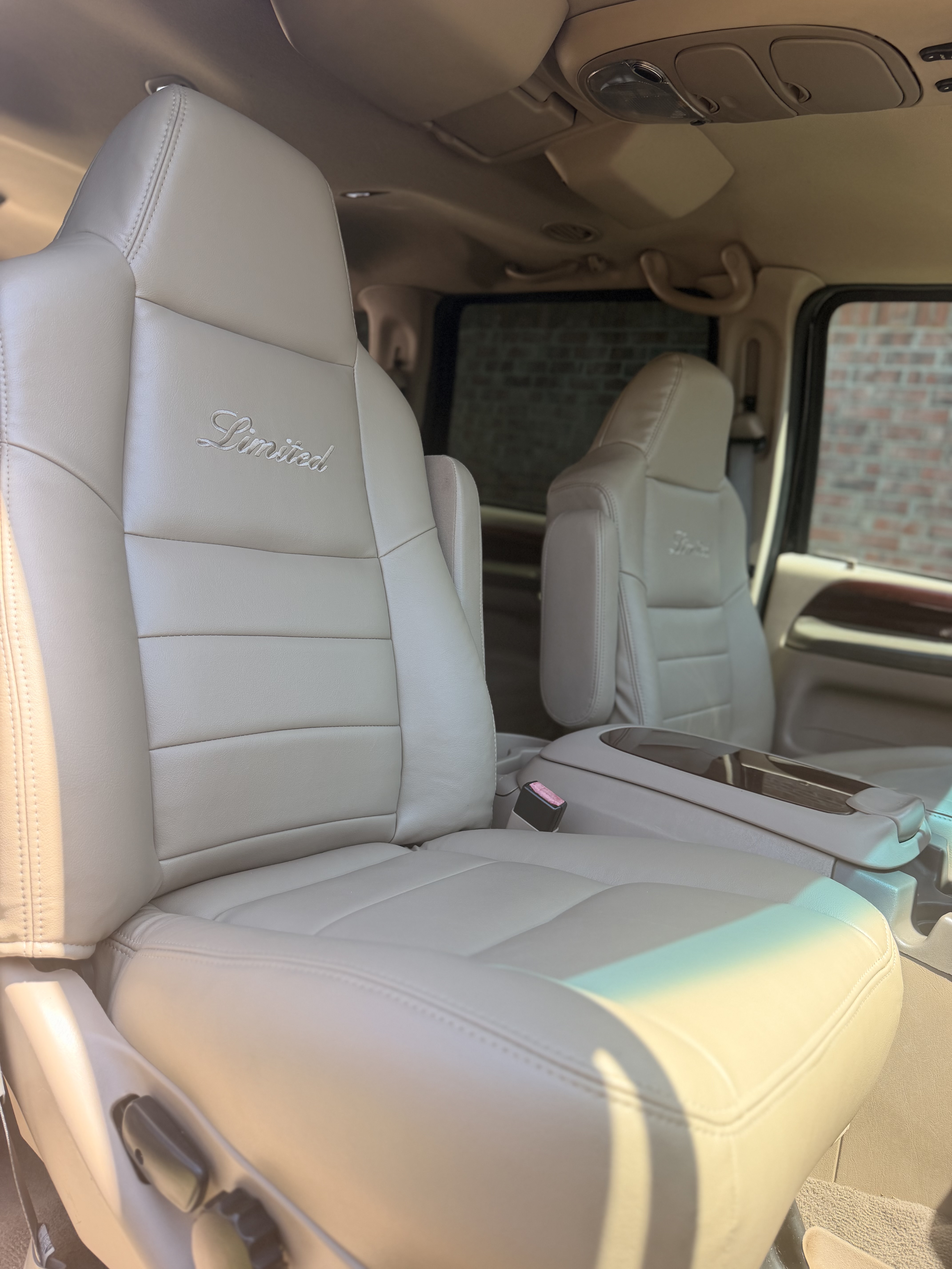 Used 2004 Ford Excursion Limited AWD/4WD image 12