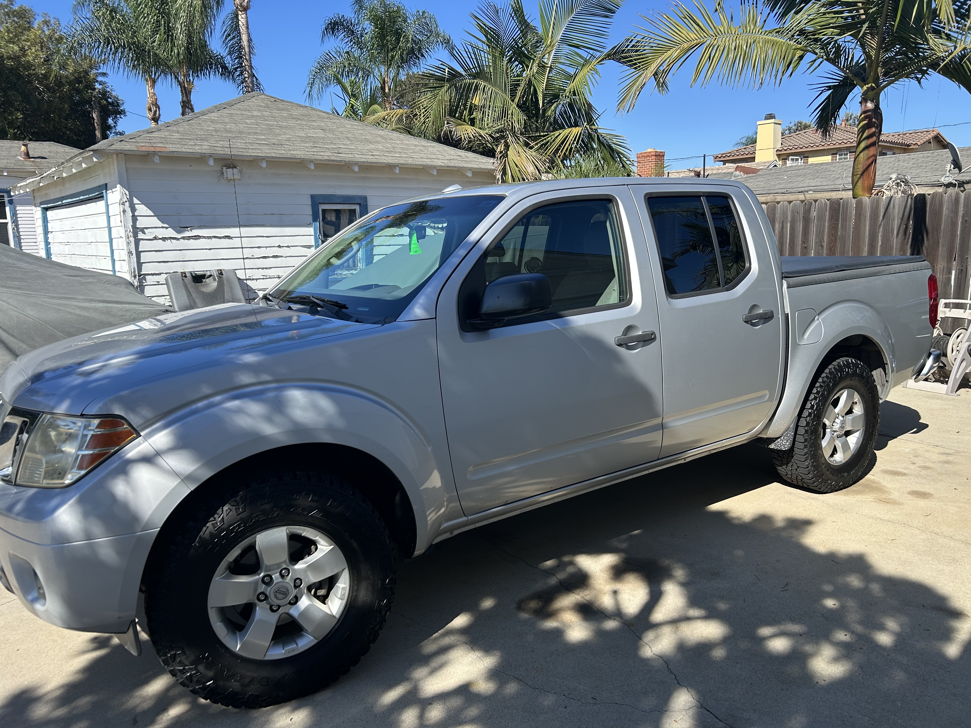 Used 2013 Nissan Frontier SV RWD image 1