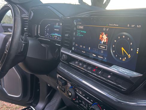 Used 2023 Chevrolet Silverado 1500 High Country w/ Technology Package image 11