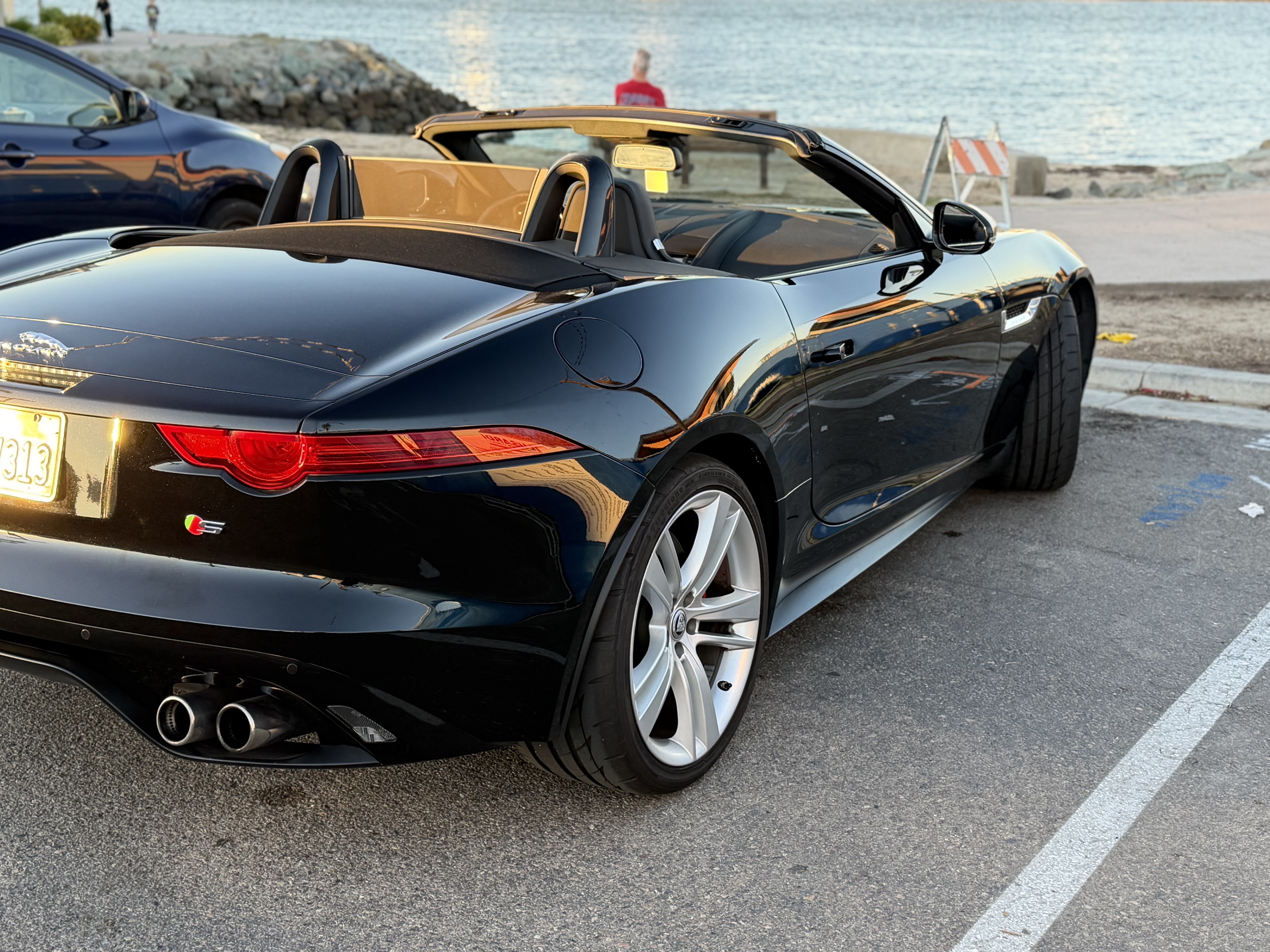 Used 2014 Jaguar F-TYPE S RWD image 4