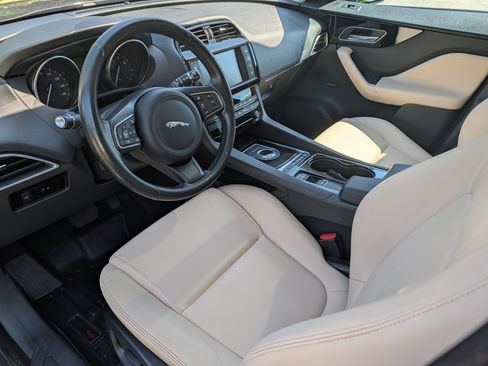 Used 2017 Jaguar F-PACE Premium AWD/4WD image 8