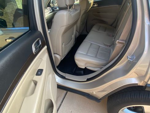 Used 2014 Jeep Grand Cherokee Limited RWD image 14