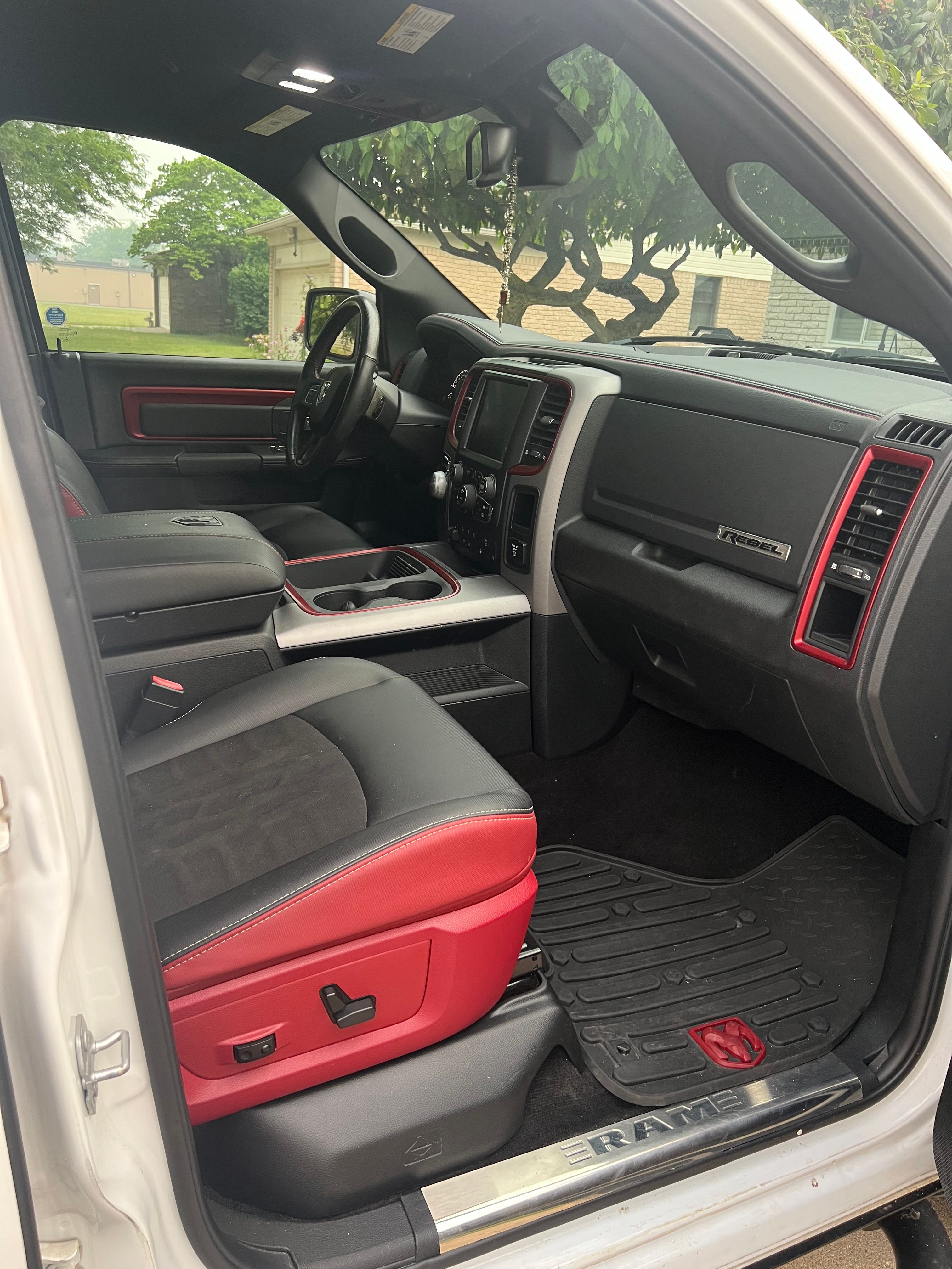 Used 2017 RAM 1500 Rebel w/ Luxury Group AWD/4WD image 10
