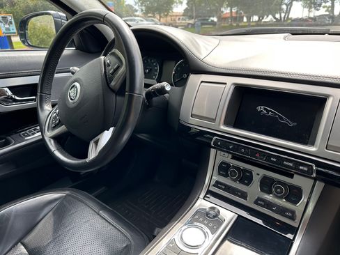 Used 2012 Jaguar XF Portfolio image 4