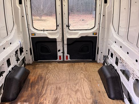 Used 2015 Ford Transit 250 148 Medium Roof image 15