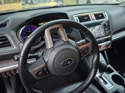 Used 2017 Subaru Outback 2.5i Limited image 8