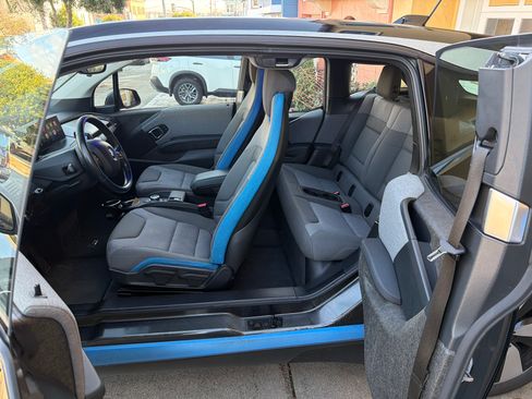 Used 2018 BMW i3 Base w/Range Extender Hatchbac image 2