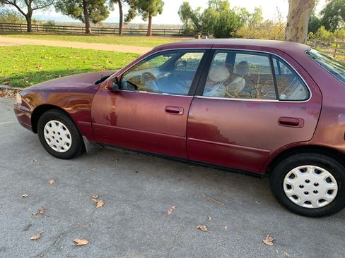 Used 1996 Toyota Camry LE image 4
