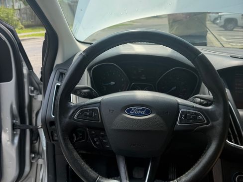 Used 2015 Ford Focus Titanium w/ Titanium Technology Package FWD image 14