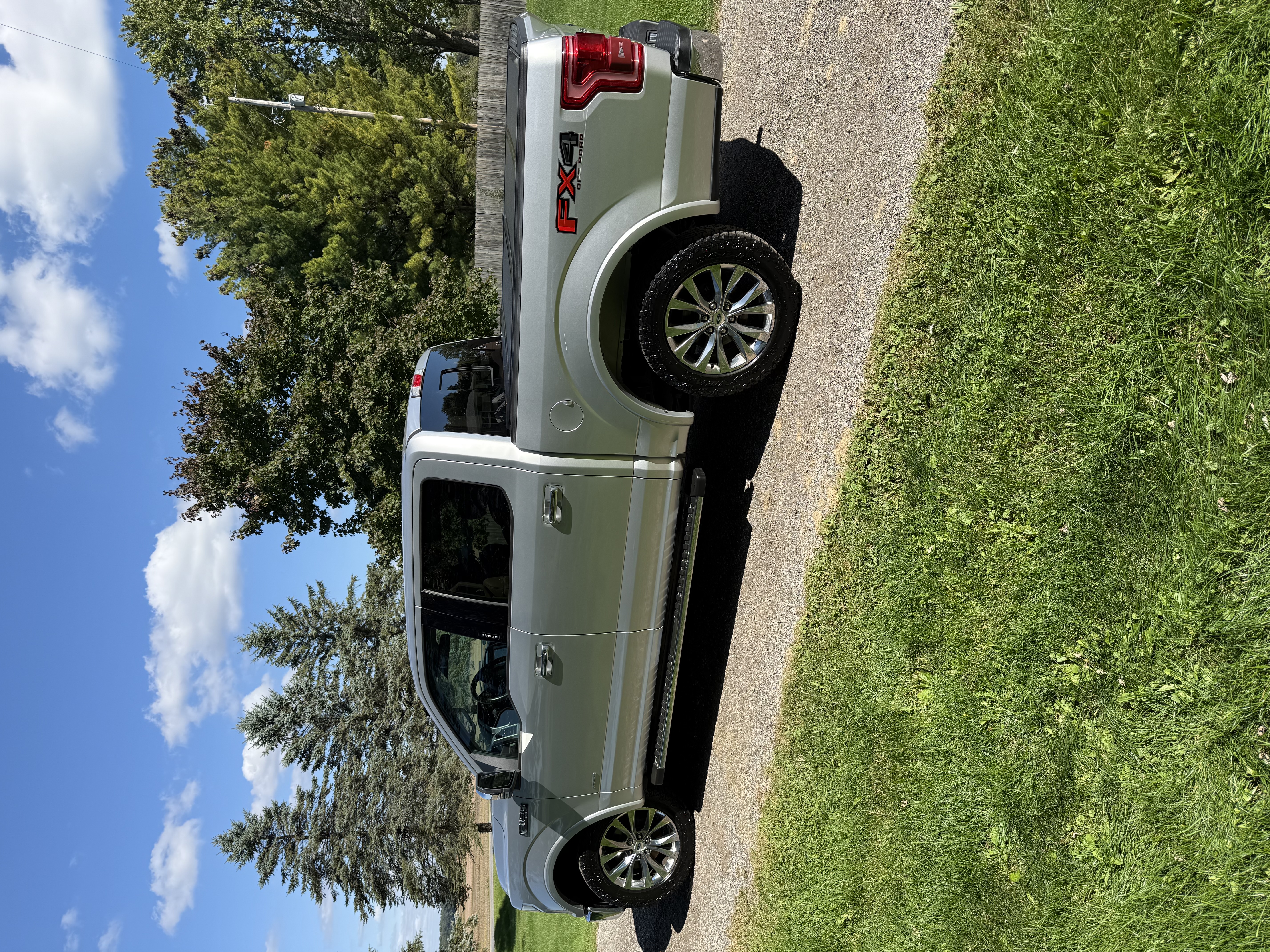 Used 2017 Ford F150 Lariat w/ Equipment Group 502A Luxury AWD/4WD image 11