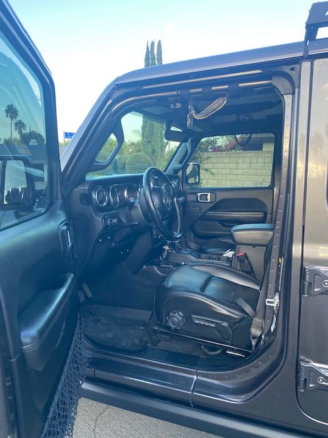 Used 2020 Jeep Wrangler Unlimited Sahara AWD/4WD image 12