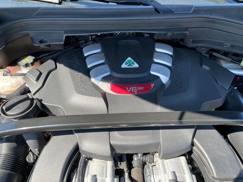 Used 2020 Alfa Romeo Stelvio Quadrifoglio image 19