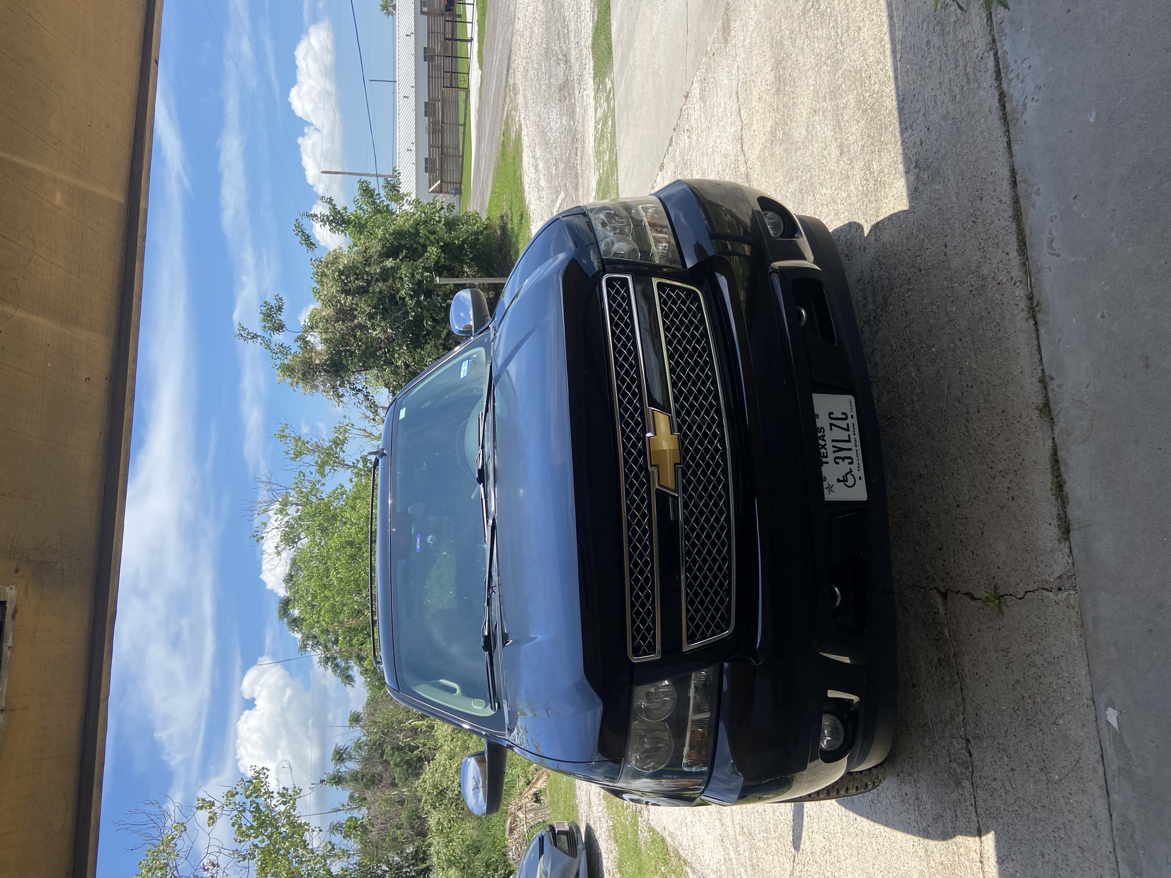 Used 2014 Chevrolet Tahoe LS w/ Texas Edition RWD image 2