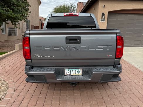 Used 2021 Chevrolet Colorado LT image 2